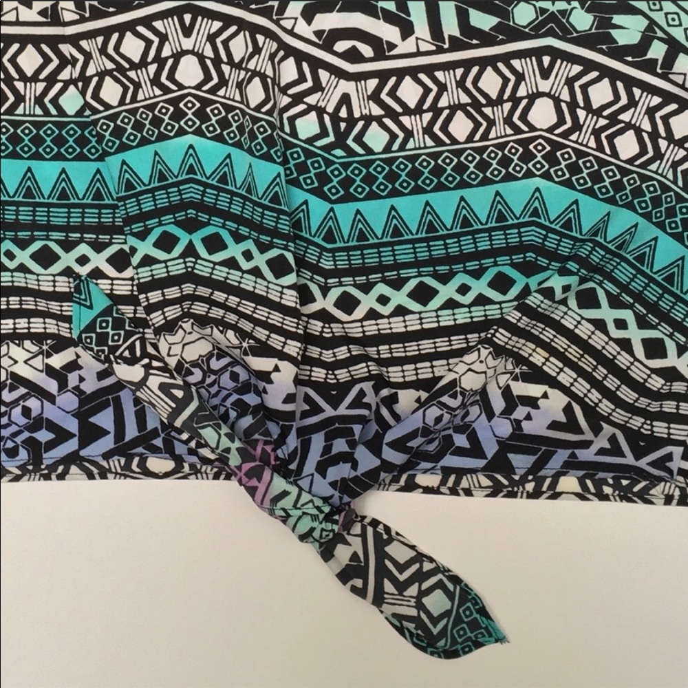 Crop Top Aztec Pattern Tank Top - Picture 4 of 8